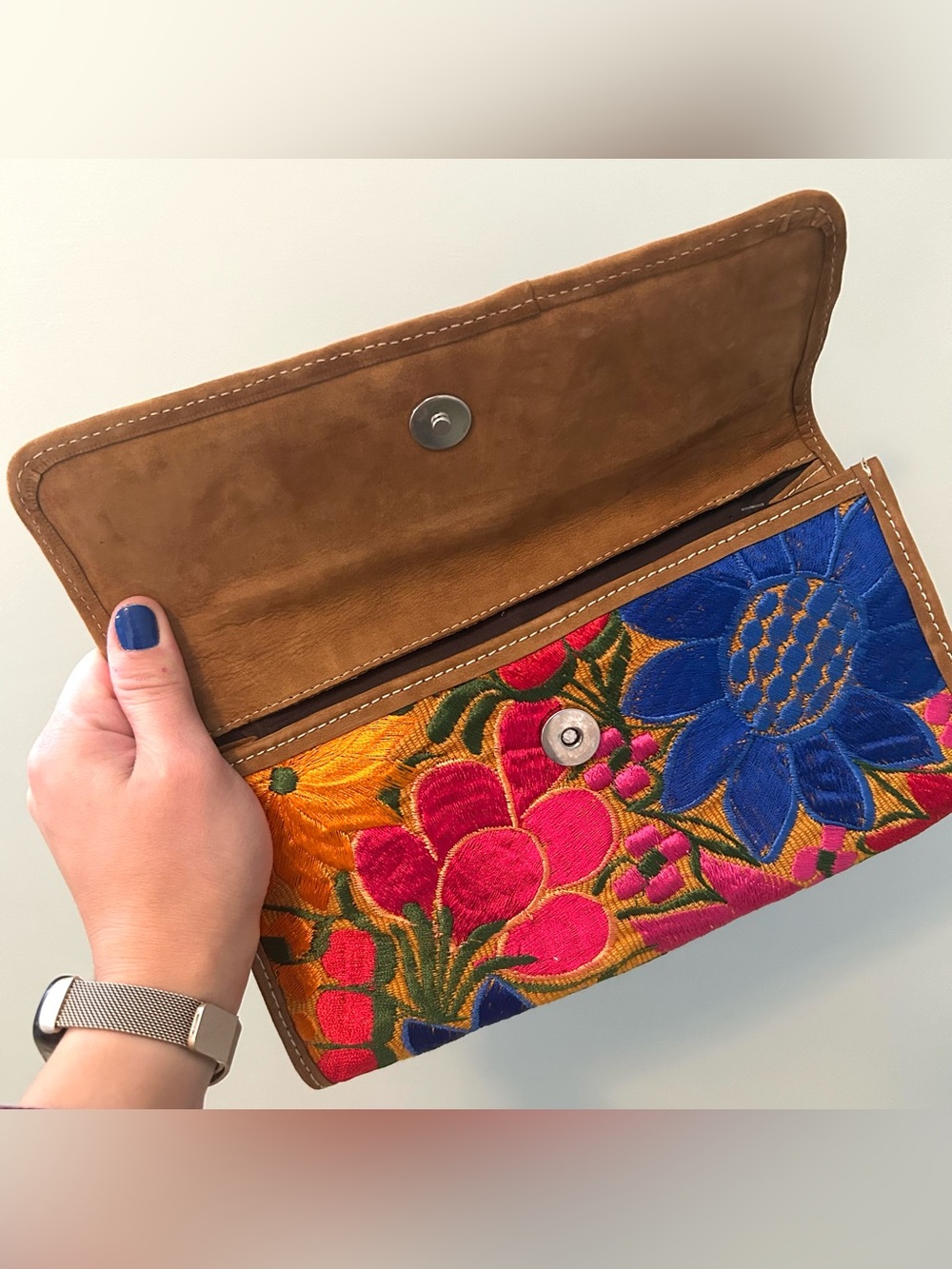 NWT Handmade Fair trade Embroidered Floral Clutch Fold over Zip Wallet - Picture 4 of 7